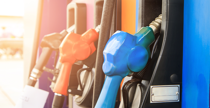ICMS volta a pressionar o preço dos combustíveis no país disparando a gasolina nas bombas