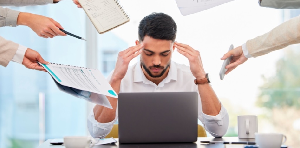 Riscos psicossociais no trabalho geram 5 mil ações na justiça e nova NR-1 impulsiona fiscalização